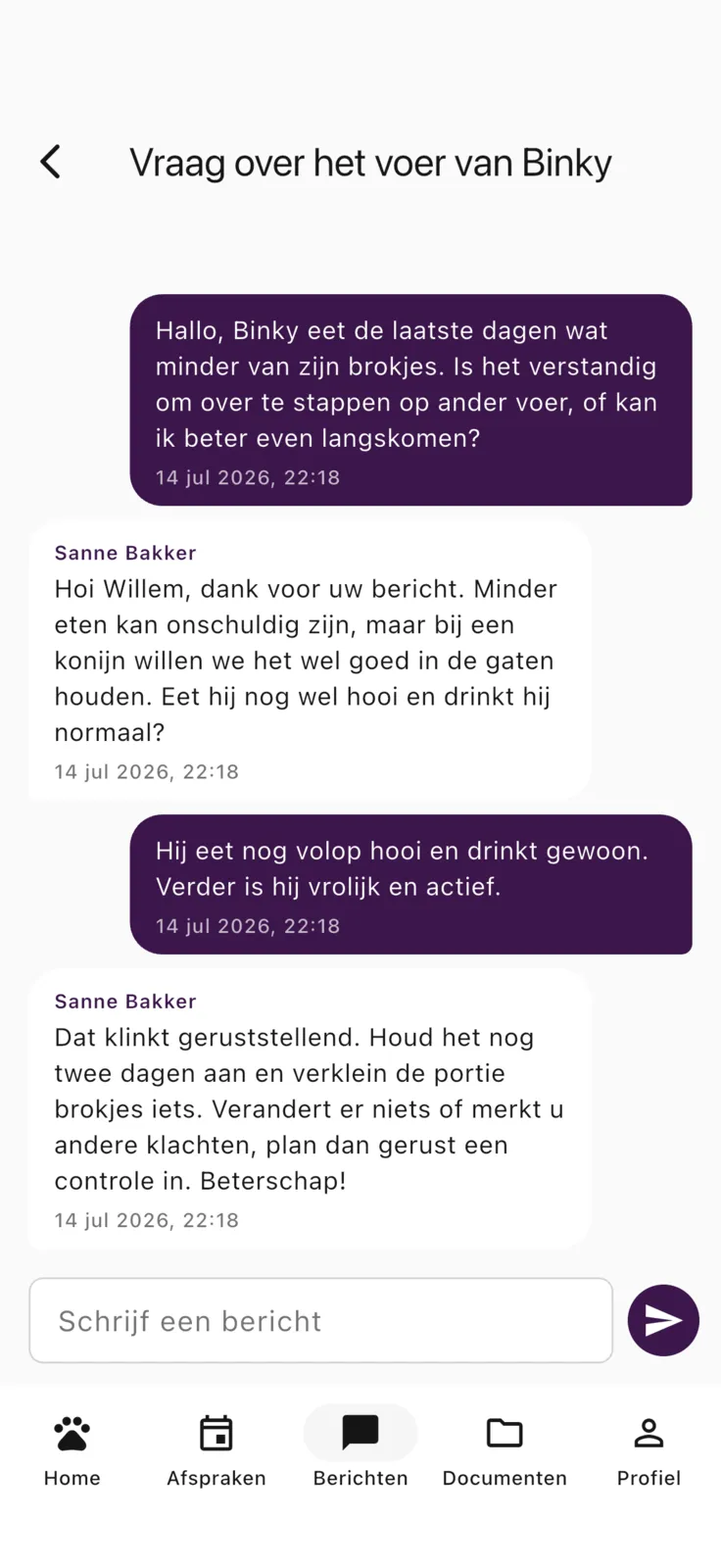 Messages screen in the Zoravet app.
